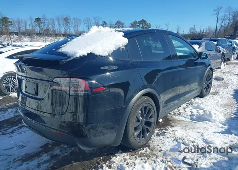 2023 Tesla Model X Dual Motor All-Wheel Drive/Standard Range z USA, uszkodzony, nr VIN 7SAXCDE58PF365509